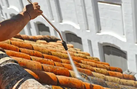 Nettoyage de toitures - Saint-Julien-Molin-Molette